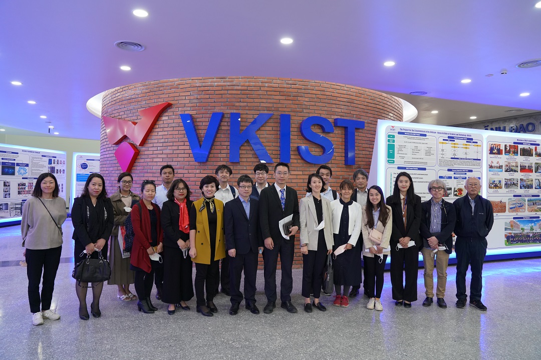 Visit of Vietnam Japan University and Japan International Cooperation Agency to VKIST