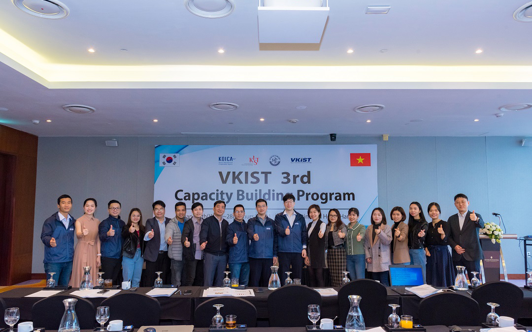 Khối hành chính VKIST tham gia Khóa tập huấn trực tuyến nâng cao năng lực do Viện Khoa học và Công nghệ Hàn Quốc (KIST) tổ chức