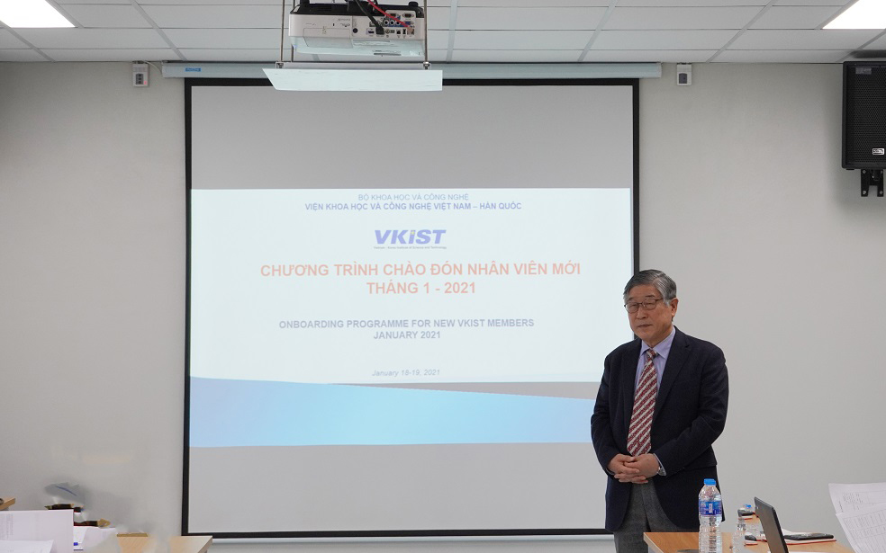 Khóa đào tạo định hướng, nâng cao năng lực cho tân viên chức của VKIST