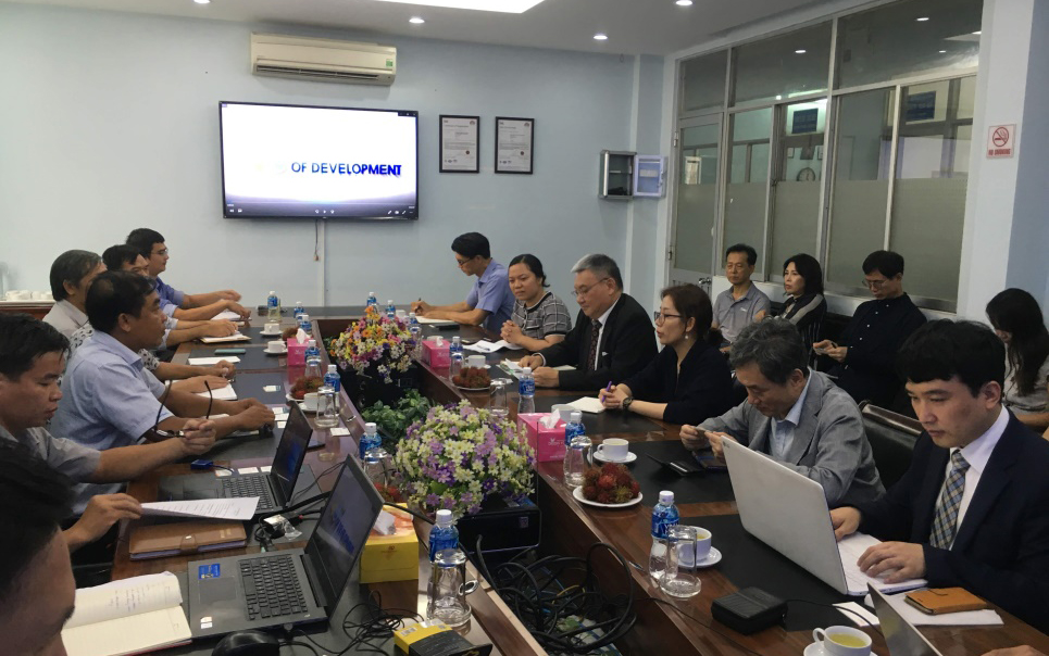 Survey on the situation of landslide and saline intrusion in the Mekong Delta region