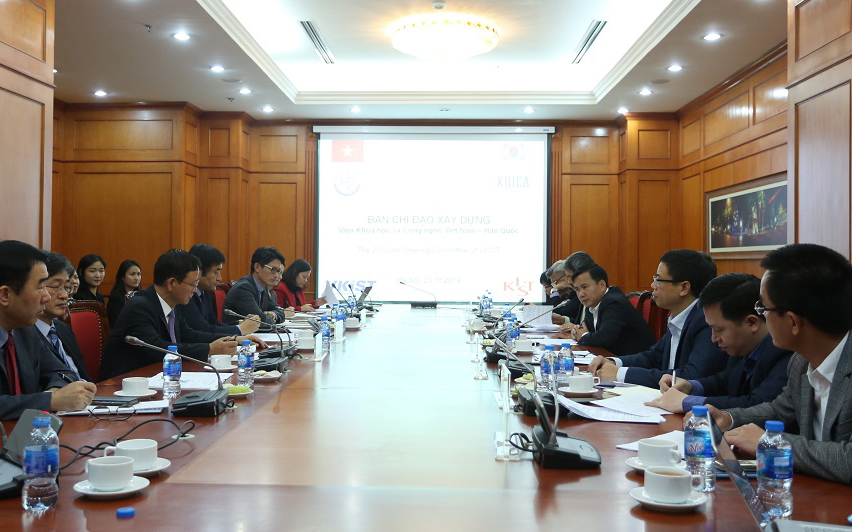 Nghiên cứu thí điểm chung để kết hợp với chương trình đào tạo cho các cán bộ nghiên cứu của VKIST