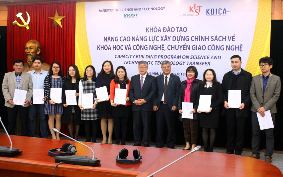 Chuyên gia Hàn Quốc chia sẻ kinh nghiệm Nâng cao năng lực xây dựng chính sách về KH&CN, chuyển giao công nghệ