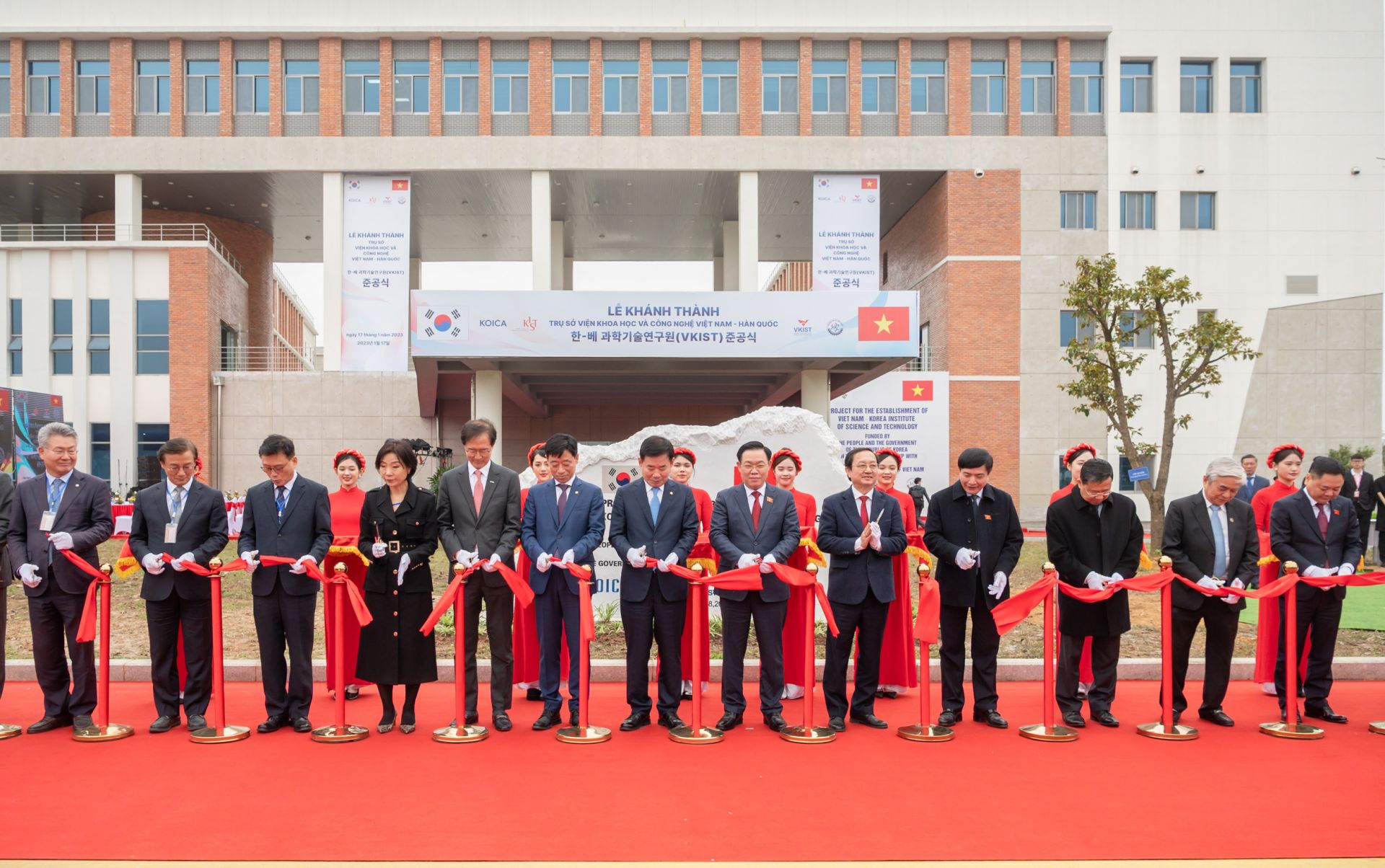 Chủ tịch Quốc hội Việt Nam và Chủ tịch Quốc hội Hàn Quốc dự Lễ Khánh thành trụ sở Viện VKIST