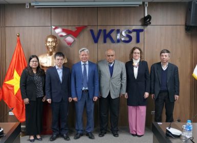 Đại sứ Cuba tại Việt Nam đến thăm và làm việc tại VKIST