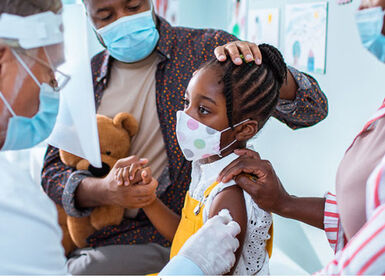 Mỹ chưa khuyến nghị tiêm vaccine COVID-19 cho trẻ dưới 5 tuổi
