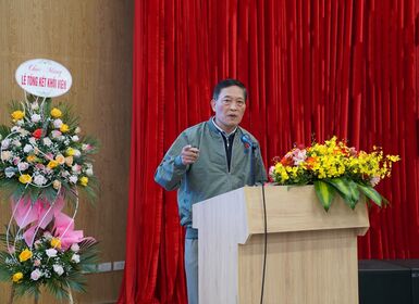 Thứ trưởng Trần Văn Tùng tham quan cơ sở vật chất tại  VKIST