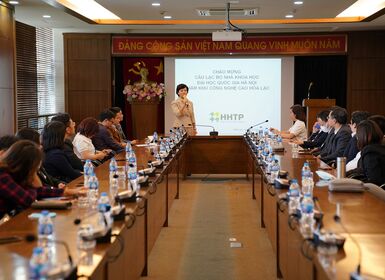Câu lạc bộ Nhà khoa học Đại học Quốc gia Hà Nội thăm  Viện Khoa học và Công nghệ Việt Nam – Hàn Quốc