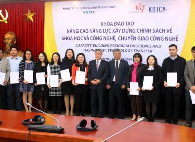 Chuyên gia Hàn Quốc chia sẻ kinh nghiệm Nâng cao năng lực xây dựng chính sách về KH&CN, chuyển giao công nghệ