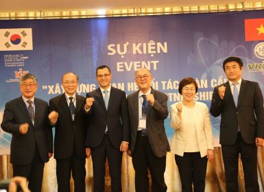 Sự kiện “Xây dựng Quan hệ Đối tác Toàn cầu” với chủ đề “Tăng cường quan hệ đối tác công nghiệp và công nghệ cao Việt Nam
