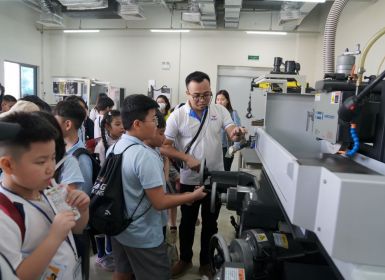 VKIST tổ chức đón học sinh Trường Phổ thông liên cấp Dewey trải nghiệm, tham quan