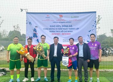 Giao hữu bóng đá chào mừng ngày thành lập Đoàn TNCS Hồ Chí Minh