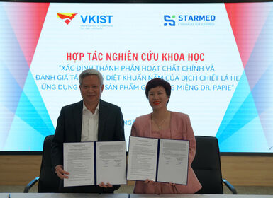 Lễ ký kết Hợp tác nghiên cứu và chuyển giao công nghệ sản xuất Khăn tẩy trang Rửa mặt  2 IN 1 DÉ SEE