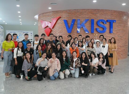 Hanoi University (HANU) visited VKIST