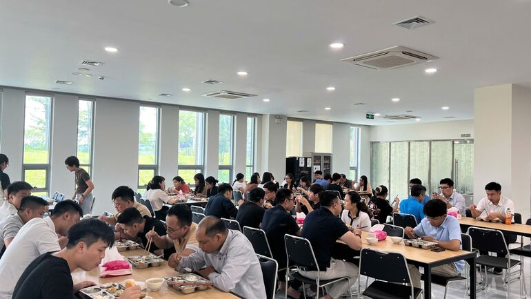 Ấm áp “Bữa cơm Công đoàn” tại VKIST