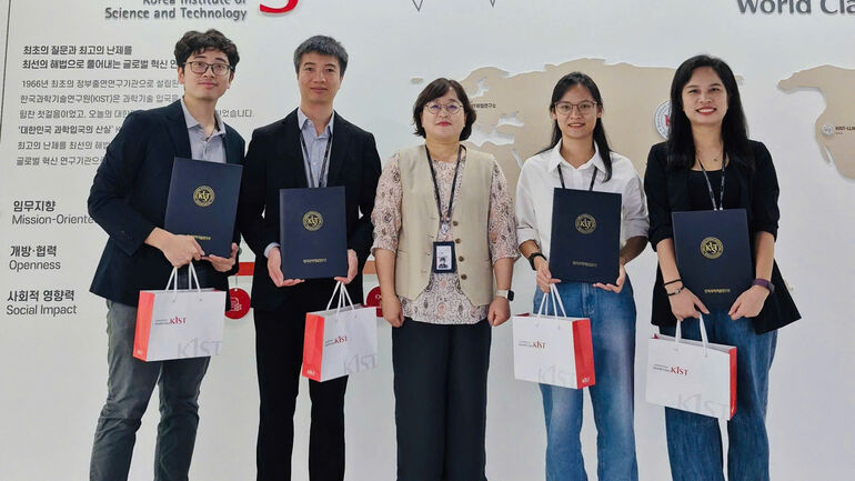 Đổi mới trong nghiên cứu và phát triển thực phẩm chăm sóc sức khỏe từ dược liệu Việt Nam