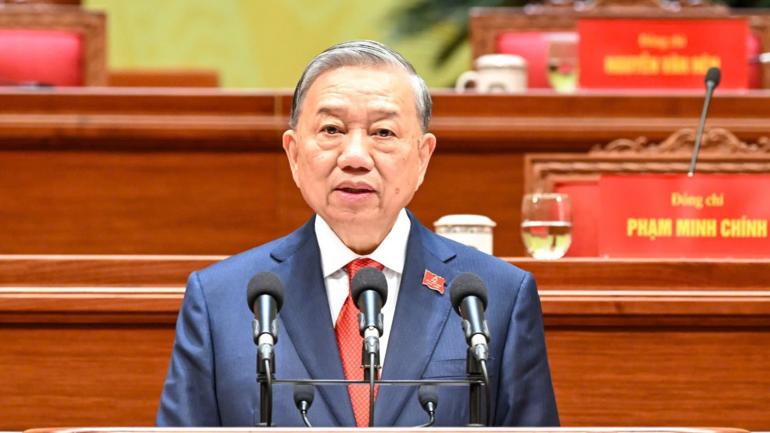 "Vững bước dưới cờ Đảng"