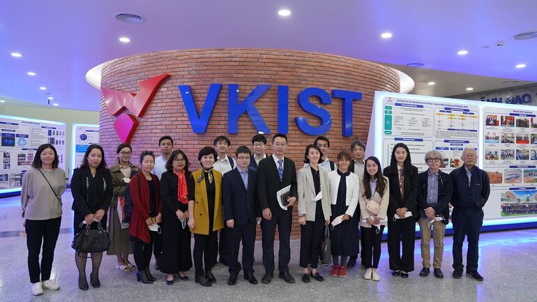 Visit of Vietnam Japan University and Japan International Cooperation Agency to VKIST