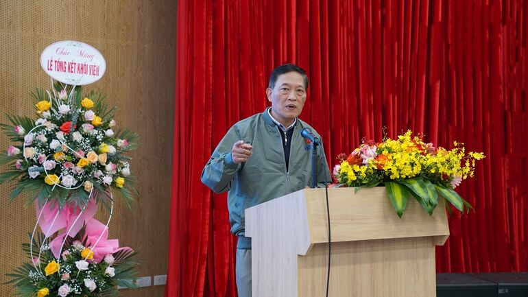 Visit of Deputy Minister Tran Van Tung to VKIST