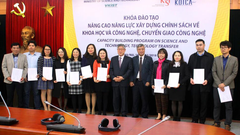 Chuyên gia Hàn Quốc chia sẻ kinh nghiệm Nâng cao năng lực xây dựng chính sách về KH&CN, chuyển giao công nghệ