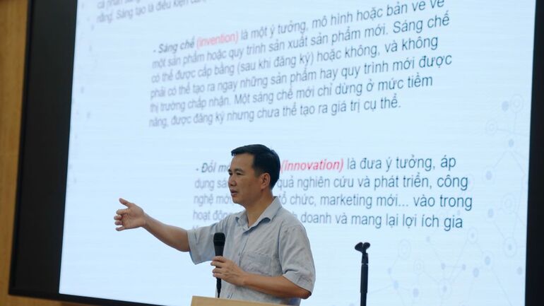 Seminar on “Innovation leveraging science and technology potential” at VKIST