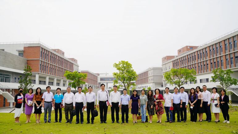 Viet Nam National University Ho Chi Minh City visits VKIST
