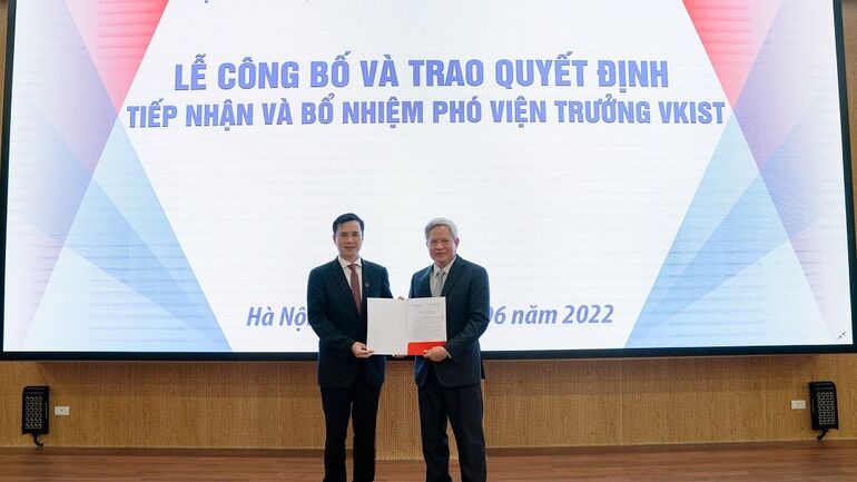 Ceremony to announce and award Decision on appointment of new VKIST Vice President