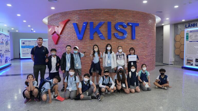 VKIST welcomed the visit of Dewey Schools