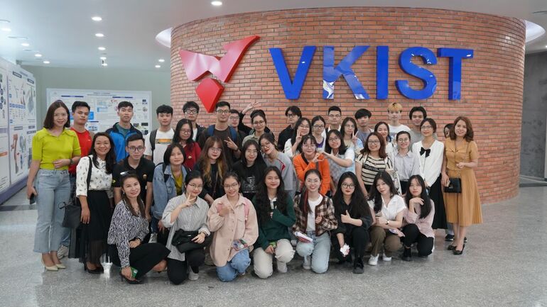 Hanoi University (HANU) visited VKIST