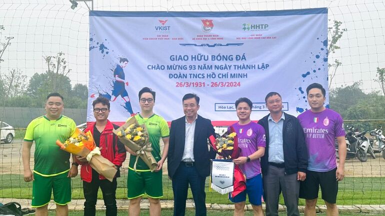 Giao hữu bóng đá chào mừng ngày thành lập Đoàn TNCS Hồ Chí Minh